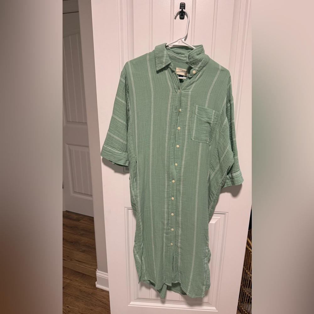 Universal Thread Green Men's Shirt